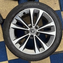 メルセデスベンツw447タイヤホイールの画像