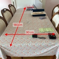 ダイニングテーブルと椅子6脚　ロシア製
の画像