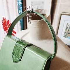 ◎【少々難有】CREOO(クレオ) 日本の工房で生み出される緻密なデザインの本革バッグ、いかがでしょうか？の画像