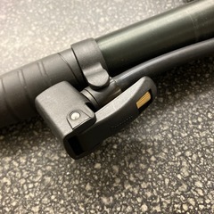 M2510-176 Panaracer 携帯 小型空気入れ 動作確認済み キズ汚れ有りの画像
