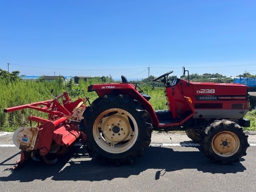 宮崎　シバウラ　トラクター 23馬力 4WD 自動水平 逆転PTO パワステ シバウラトラクター 23馬力 4WD 耕深自動自動水平 逆転PTOパワステ