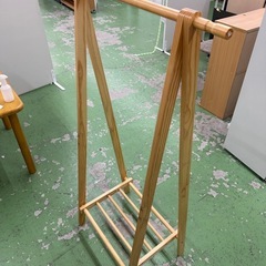 【ドリーム川西店御来店限定】☆ジモティー見たよ♪割引☆  木製ハンガーラック  クリーニング済み 【99560000031263】の画像