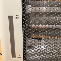 スティーム付き電気ストーブの画像