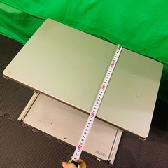 ノートパソコンラックの画像