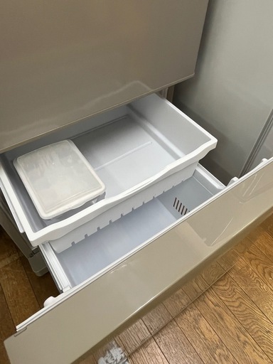 #21 おすすめ3ドア!! HITACHI  2018年 265L R-27HV(T) 右開き ノンフロン冷凍冷蔵庫