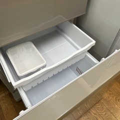 #21 おすすめ3ドア!! HITACHI  2018年 265L R-27HV(T) 右開き ノンフロン冷凍冷蔵庫の画像