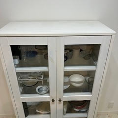 IKEAの食器棚（今週末まで）の画像