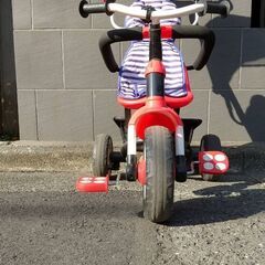 幼児用三輪車の画像