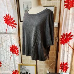 INED(イネド) とろみのある艶やか質感のゆるりトップス、いかがでしょうか？の画像