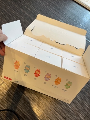 新品本物ラブブ　Labubu  big into energy
