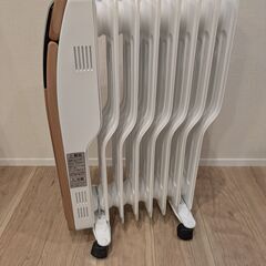 アイリスオーヤマのオイルヒーター　茶色の画像