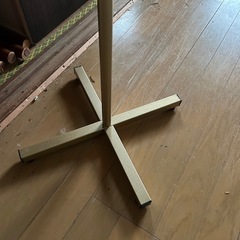 美品✨スチール製洋服ラックの画像