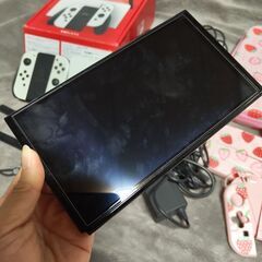 Nintendo Switch 有機ELモデル 本体と付属品の画像