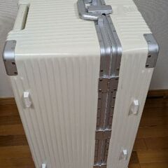 大型キャリケースの画像