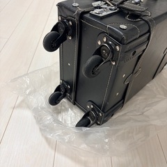 トランク型キャリーケースの画像