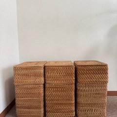無印良品の重なるラタン長方形バスケットのセットの画像