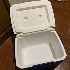 クーラーボックス　コールマン　の画像