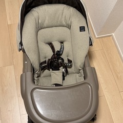 コンビ ネムリラ AUTO SWING Combi 電動ハイローチェアの画像