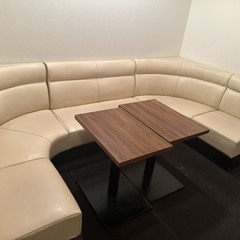 【まとめ売り】店舗用ソファ＋テーブル 引き取り限定の画像