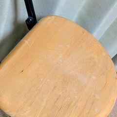 問題なく使える折りたたみイス　0円　差し上げます！　天然木　折り畳みいす　椅子　その1の画像
