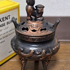 香炉 鋳物 唐獅子 真鍮 金属工芸品 三足香炉 唐金 伝統工芸 ヴィンテージの画像