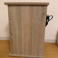 【あげます】サイドテーブル コンセント付き
の画像