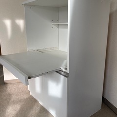 食器棚の画像