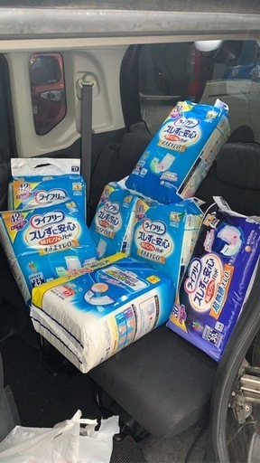 送料込み　ライフリー　尿漏れパッド　大量セット