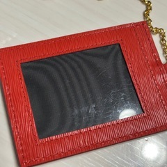 【PRADA】 レッド カードケース チェーン付きの画像