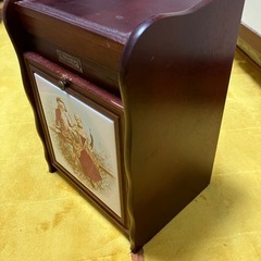 オルゴール付き宝石箱の画像