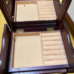 オルゴール付き宝石箱の画像