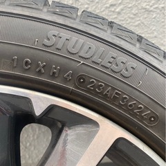 スタッドレス TOYOタイヤ４本セットの画像