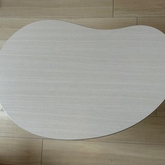 折りたたみテーブルの画像