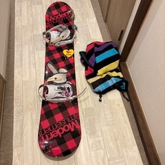 スノーボードと靴の画像