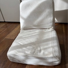 折りたたみ座椅子の画像