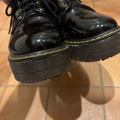 厚底ローファーの画像