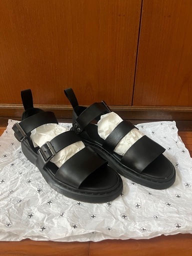 Dr Martens: GRYPHON サンダル