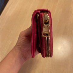 SAINT LAURENTサンローラン二つ折り財布の画像