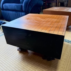 碁盤　脚付き　へそあり　一枚板　天然木品　＋碁石の画像