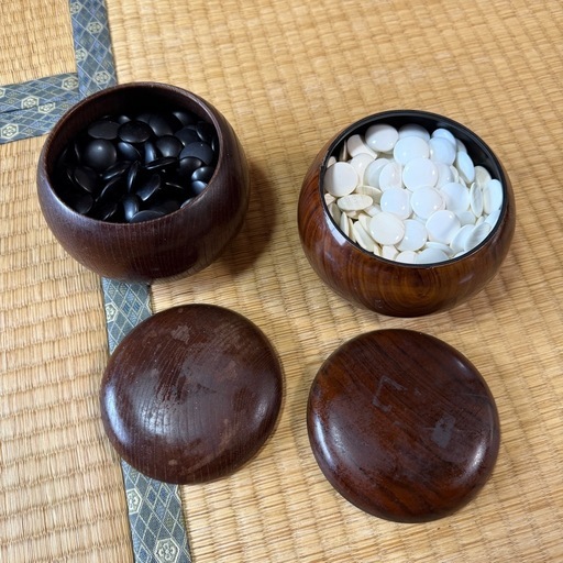碁盤　脚付き　へそあり　一枚板　天然木品　＋碁石