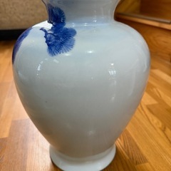 深川製磁/鯉と染付松/花瓶/１点　　飾り壷/花入/花生の画像