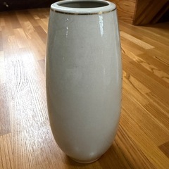 九谷焼　花と鳥の絵柄 陶器製花瓶の画像