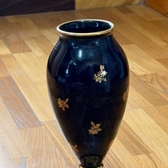 Limoges 黒い花瓶 金彩装飾の画像