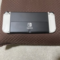 【中古・箱説あり・付属品あり】Ｎｉｎｔｅｎｄｏ　Ｓｗｉｔｃｈ（有機ＥＬモデル）　Ｊｏｙ－Ｃｏｎ（Ｌ）／（Ｒ）ホワイトの画像