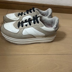 スニーカーの画像