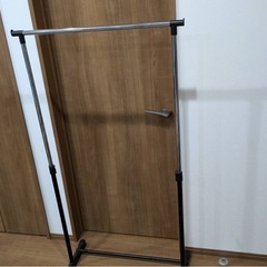 ハンガーラックの画像