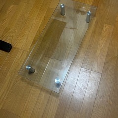 ガラス　ディスプレイ台の画像