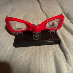 ウルトラアイと怪獣カプセルケースの画像