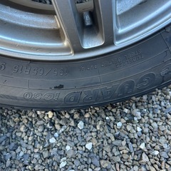 ヨコハマ　195/65R
15 スタッドレスタイヤの画像
