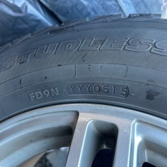 ヨコハマ　195/65R
15 スタッドレスタイヤの画像